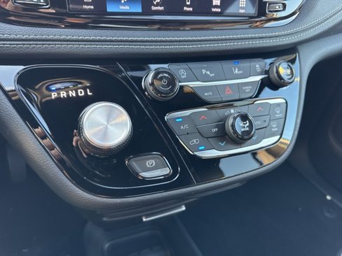 New 2026 Chrysler Pacifica Select image 16