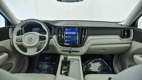 Certified 2025 Volvo XC60 T8 Plus w/ Protection Package Premier image 15