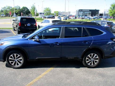 Used 2020 Subaru Outback Premium image 4