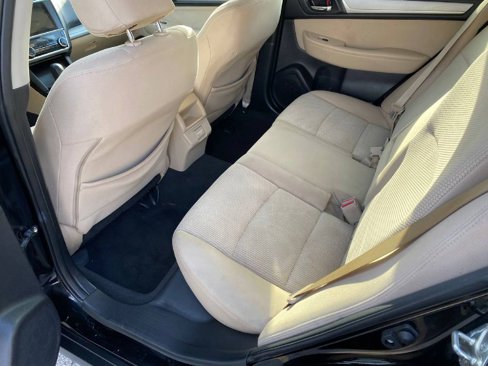 Used 2018 Subaru Outback 2.5i Premium image 7