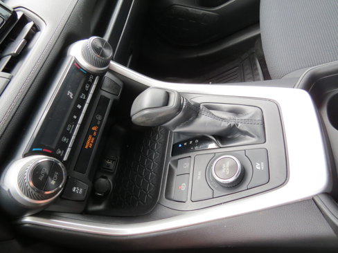 Used 2019 Toyota RAV4 LE image 22