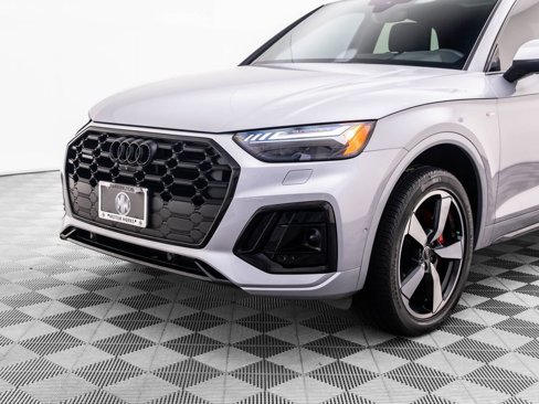 Used 2024 Audi Q5 2.0T Prestige w/ Prestige Package image 37