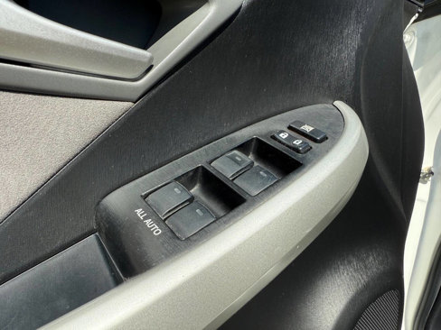 Used 2013 Toyota Prius Plug-In Hybrid image 20