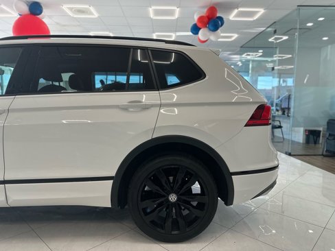 Used 2021 Volkswagen Tiguan SE R-Line image 7