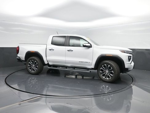 New 2026 GMC Canyon Denali image 3