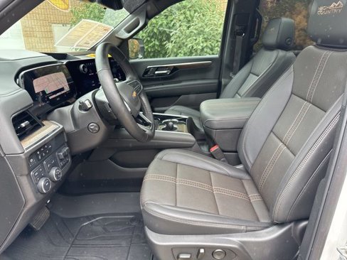 Used 2025 Chevrolet Tahoe High Country w/ Sun And Tow Package image 9