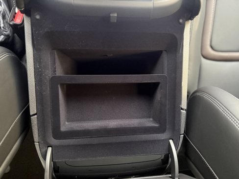 New 2026 Nissan Armada SL w/ Captain's Chari Seat Package image 14