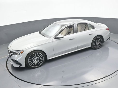 Used 2025 Mercedes-Benz E 350 Sedan image 58