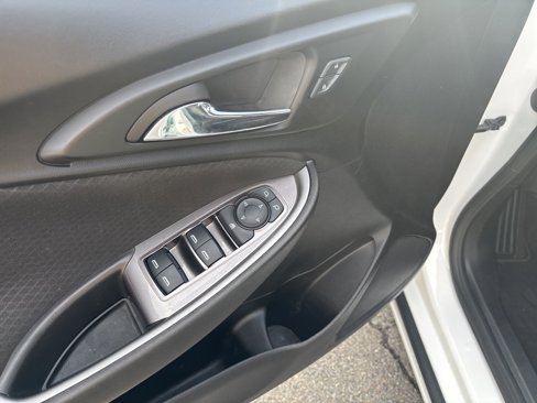 Used 2023 Chevrolet Malibu LS w/ Driver Confidence Package image 8