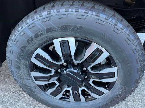 New 2026 GMC Sierra 2500 Denali Ultimate image 12