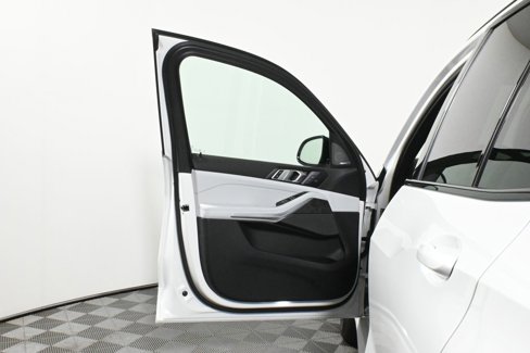 New 2026 BMW X5 xDrive40i w/ M Sport Package image 29