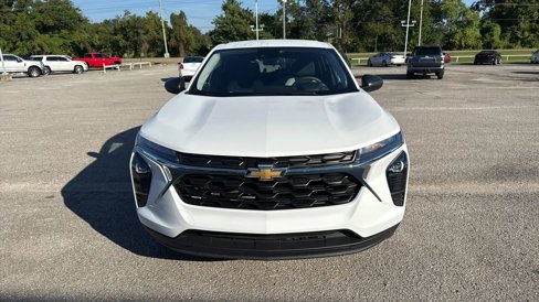Used 2025 Chevrolet Trax LS image 2