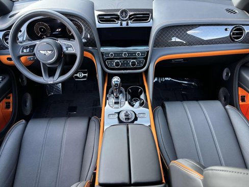 New 2025 Bentley Bentayga image 4