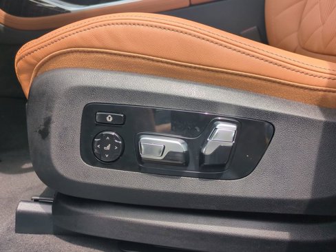 New 2026 BMW X7 xDrive40i w/ Executive Package image 19