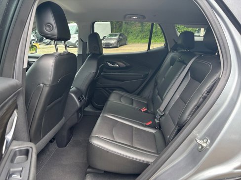 Used 2024 GMC Terrain SLT image 37