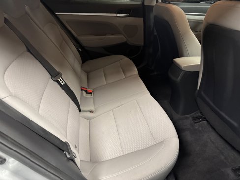 Used 2020 Hyundai Elantra SEL image 13