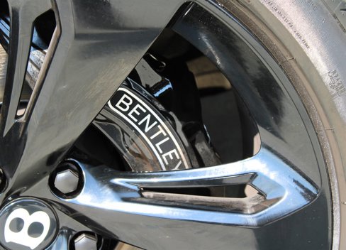 Used 2018 Bentley Bentayga image 18
