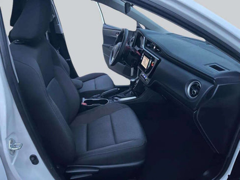 Used 2018 Toyota Corolla LE image 11