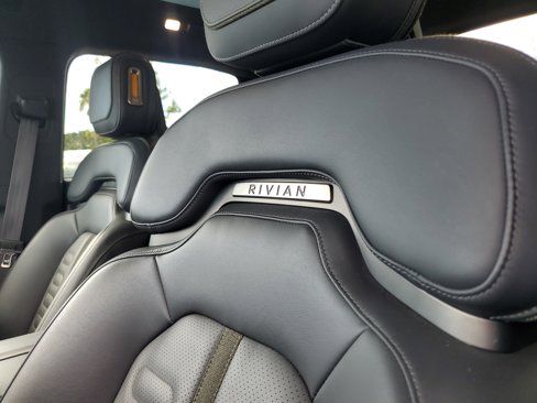 Used 2022 Rivian R1T Launch Edition image 17