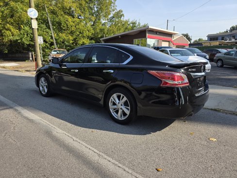 Used 2013 Nissan Altima 2.5 SL w/ Technology Pkg image 4
