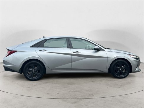 Used 2022 Hyundai Elantra SEL w/ Convenience Package image 6