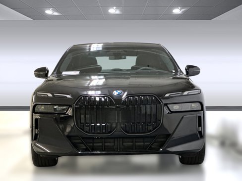 New 2026 BMW 750e xDrive image 5