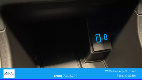 Used 2022 Ford Edge ST-Line w/ Cold Weather Package image 31