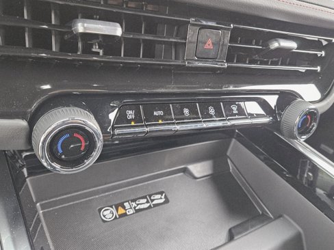 New 2026 Chevrolet Suburban RST image 23