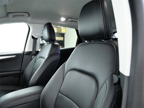 Certified 2022 Ford Escape Titanium image 17