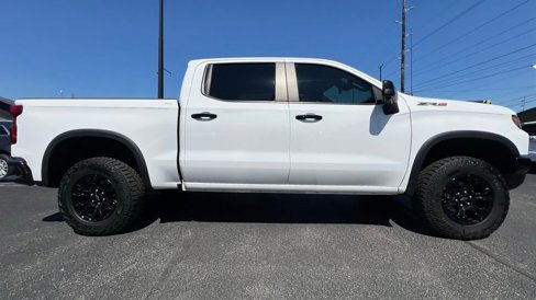 Used 2023 Chevrolet Silverado 1500 ZR2 w/ Technology Package image 9