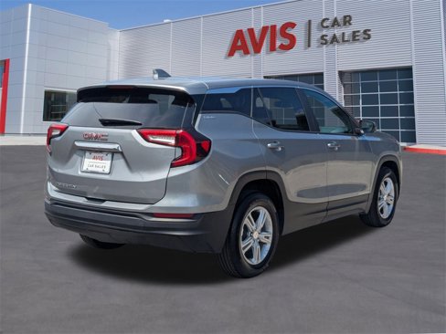 Used 2024 GMC Terrain SLE image 6