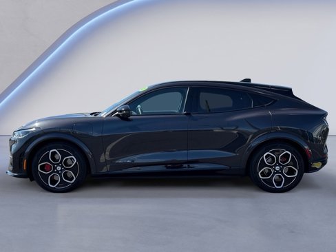 Certified 2022 Ford Mustang Mach-E GT image 4