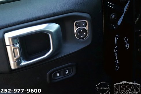 Used 2023 Jeep Wrangler Unlimited image 12