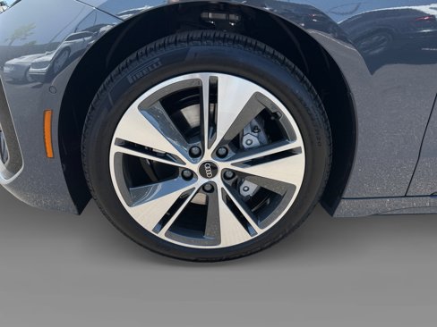 New 2025 Audi A6 e-tron Premium Plus image 9