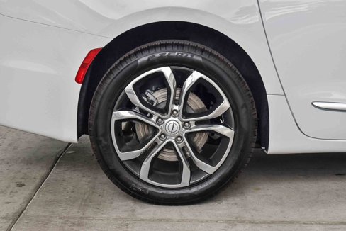New 2026 Chrysler Pacifica Pinnacle image 11