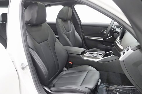 Used 2025 BMW M340i xDrive w/ Premium Package image 29