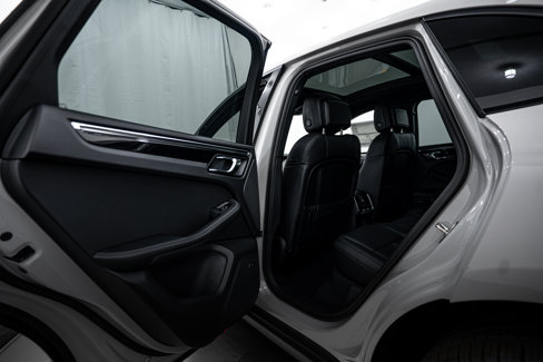 New 2026 Porsche Macan image 22