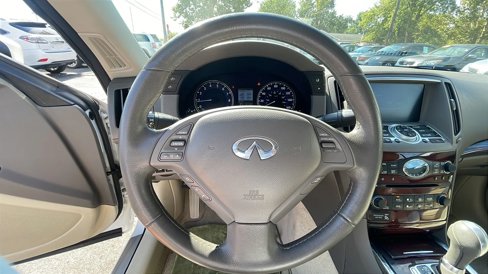 Used 2014 INFINITI Q60 Convertible w/ Premium Package image 11
