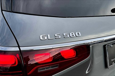 New 2026 Mercedes-Benz GLS 580 4MATIC image 15