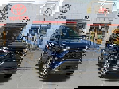 Used 2024 Toyota RAV4 XLE Premium image 1