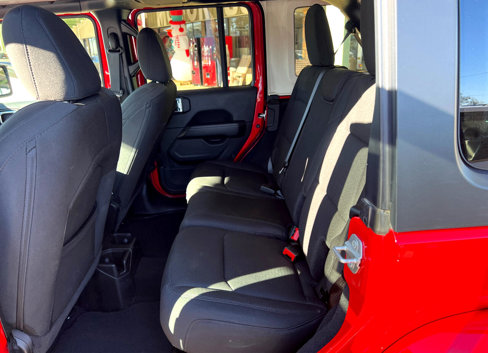Used 2023 Jeep Wrangler Unlimited Sahara image 16