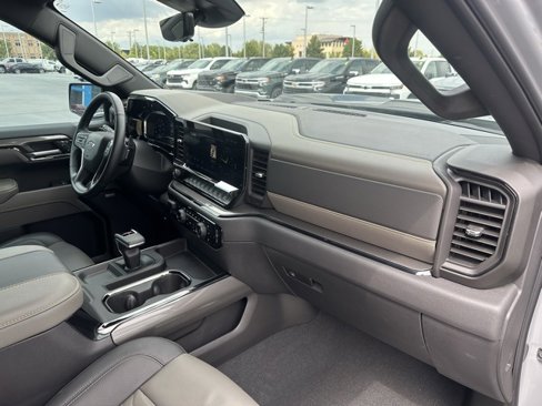 Used 2025 Chevrolet Silverado 1500 ZR2 w/ Technology Package image 21