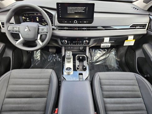 New 2025 Mitsubishi Outlander SE image 11