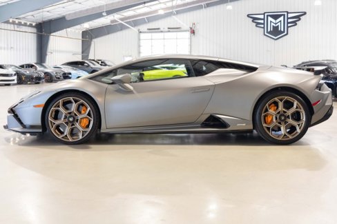Used 2024 Lamborghini Huracan Tecnica image 8