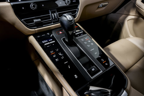 Used 2023 Porsche Macan S image 14