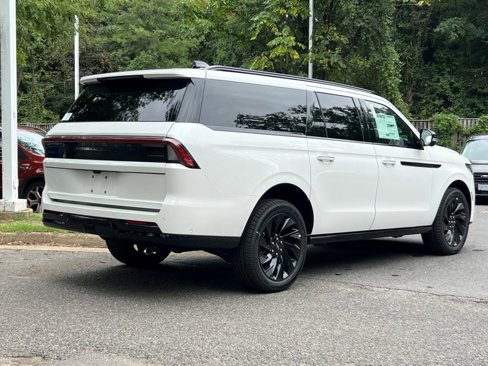 New 2025 Lincoln Navigator L Reserve image 4