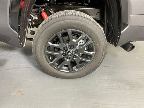 New 2025 Toyota Tundra Platinum image 33