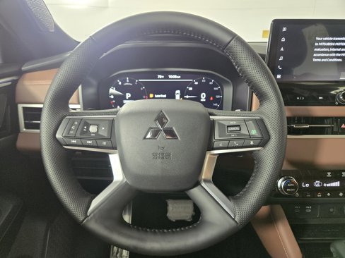 New 2025 Mitsubishi Outlander SEL image 14