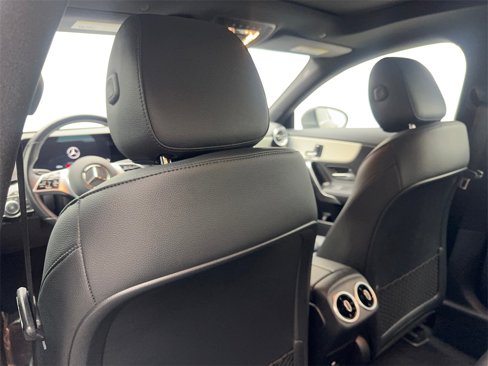 Used 2025 Mercedes-Benz CLA 250 image 33