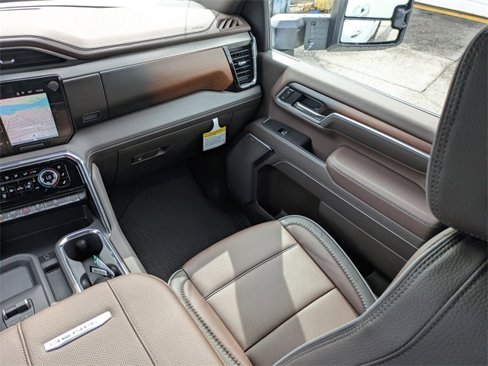 New 2026 GMC Sierra 2500 Denali w/ Denali Reserve Package image 17